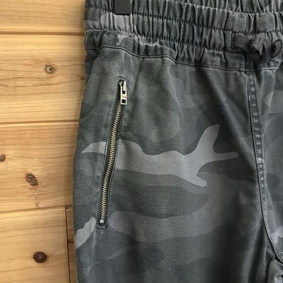 Tna Aritzia Size XSmall Dark Camo Camouflage Print Jogger Pants - Picture 3 of 12